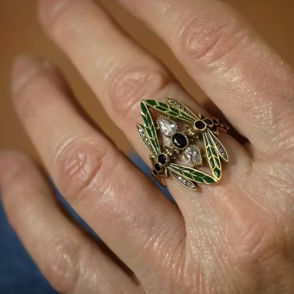 Anthropologie Vintage Gold and Green Gemstone Ring - Picture 2 of 3